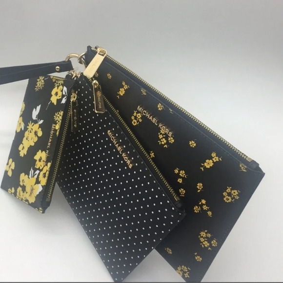 Michael Kors Jet Set Travel Wristlets (Large One) - Picture 8 of 11